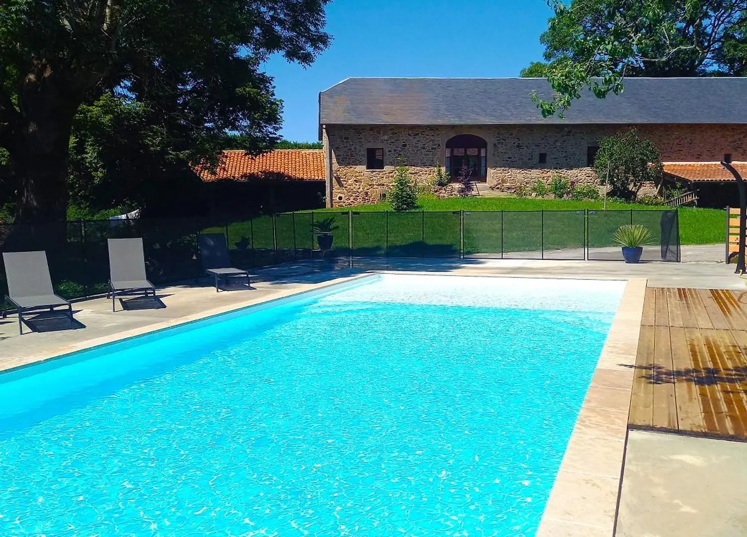 Sous Le Tilleul Senaillac-Latronquiere Bed & Breakfast